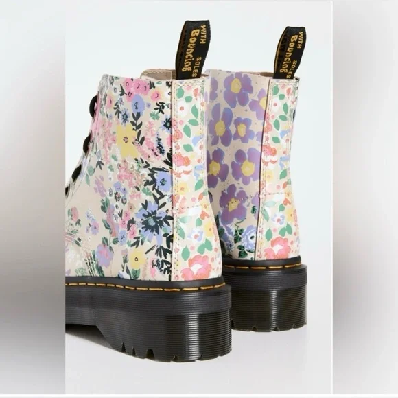 Dr. Martens
Sinclair Boots Women Size 6 - Picture 6 of 8